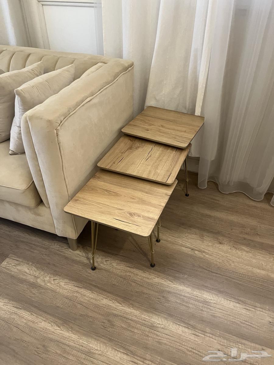 مجلس كامل كنب جديد مع طاولات زجاج و خدمة و ثريات64579197817601113