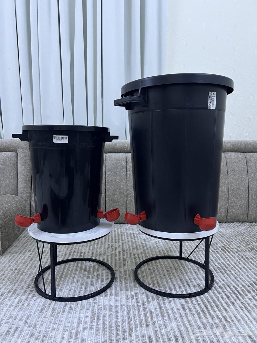 Birds Watering and Drinking Troughs64574256842242112