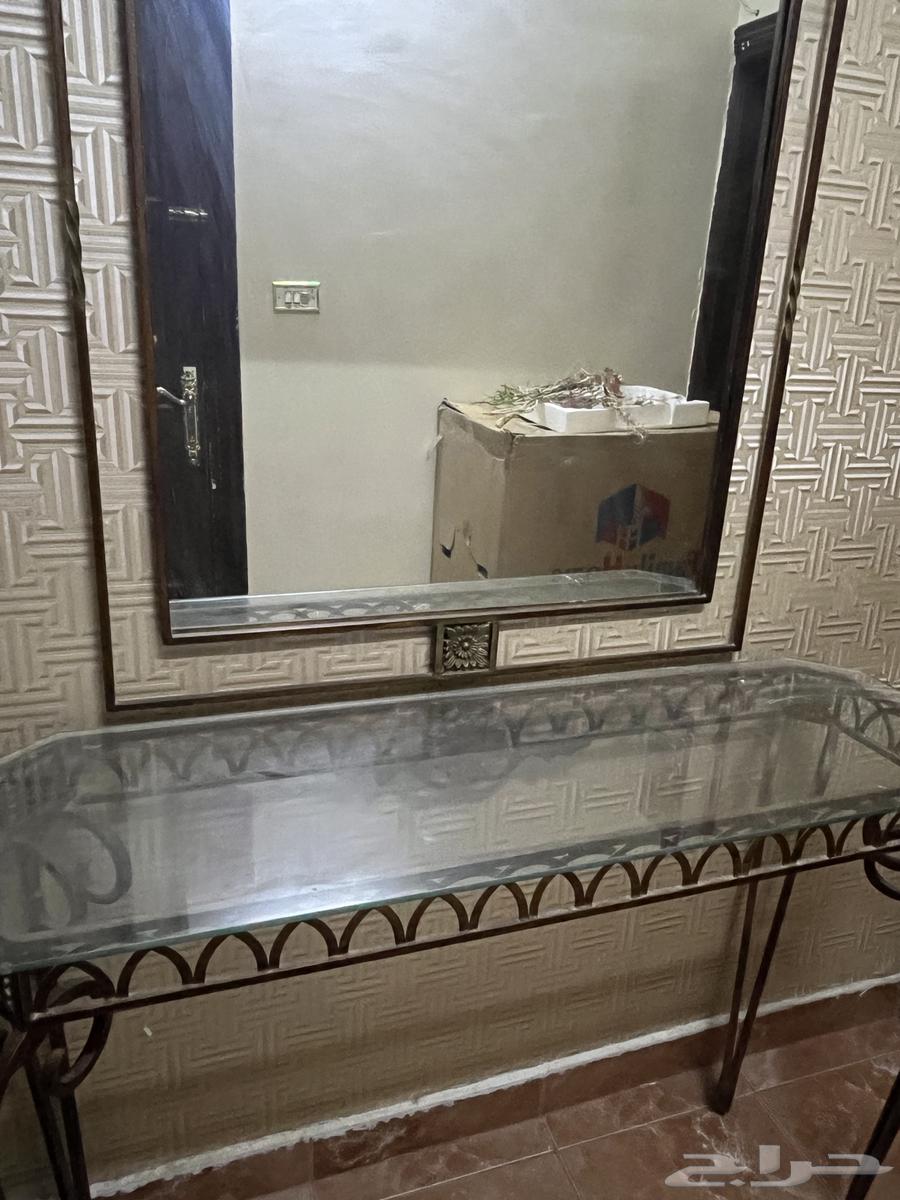 Entryway and table for sale at negotiated price64572621784578111