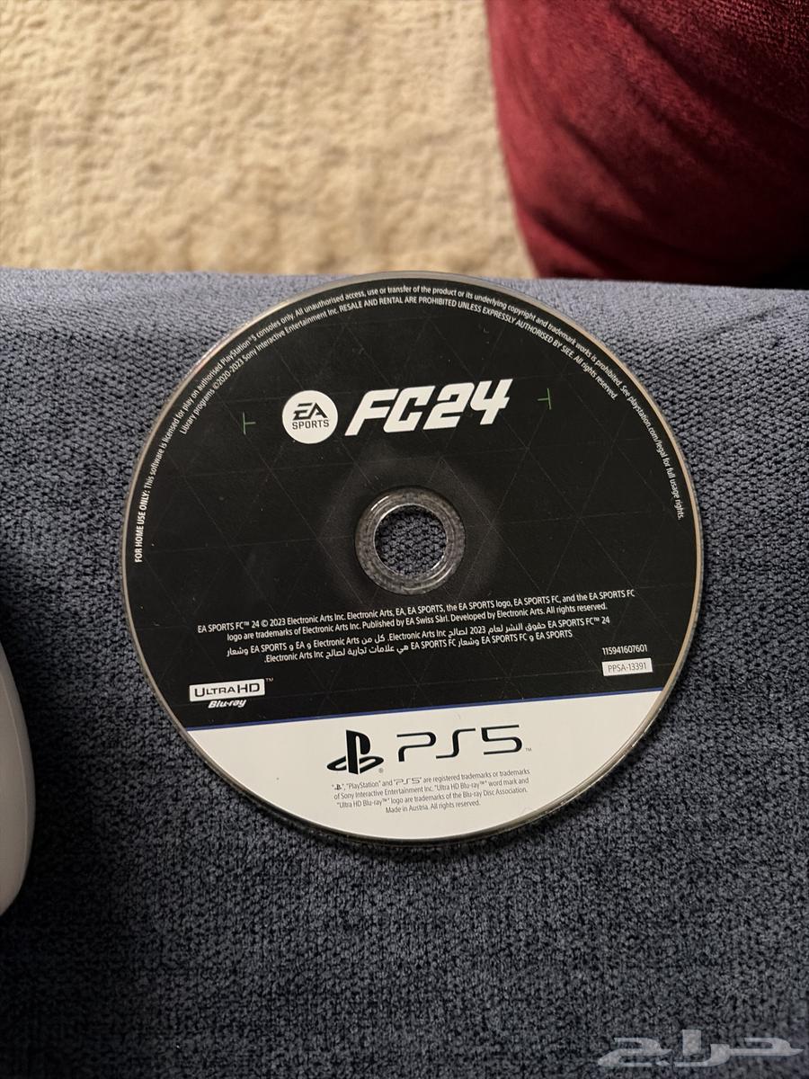 Original PlayStation 5 controller with FIFA 24 CD64575084289539111