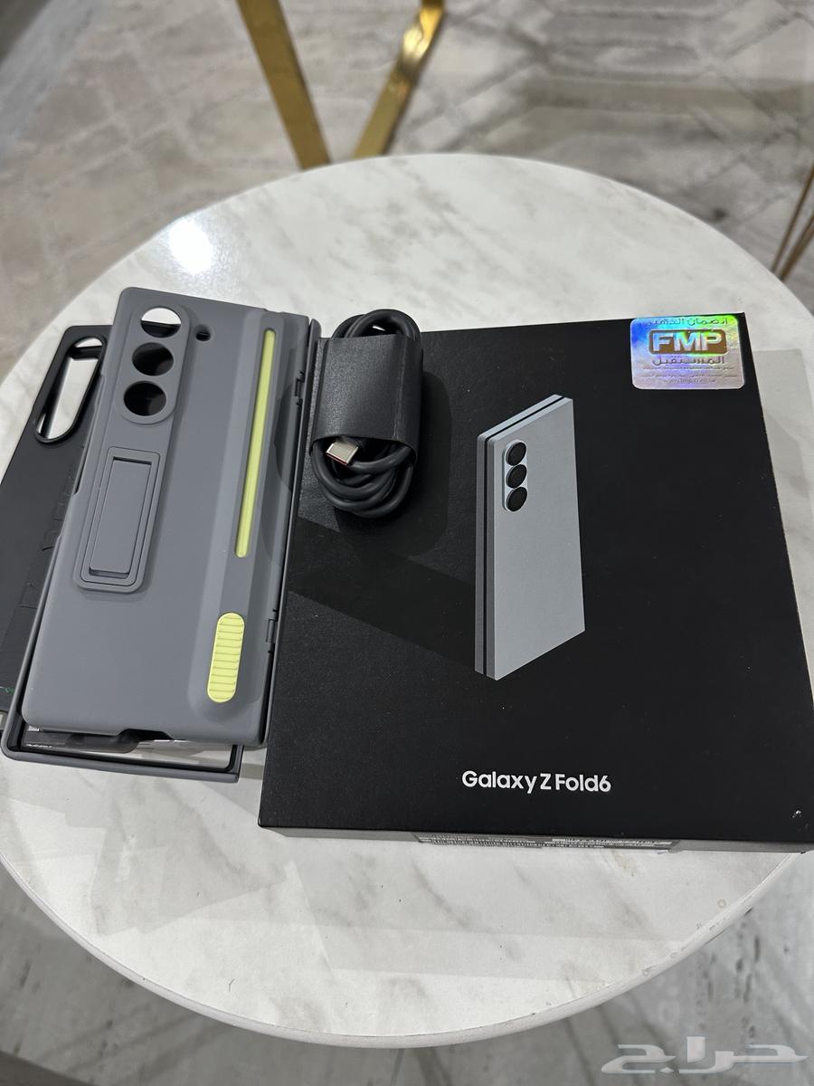 جهاز سامسونج Z فولد 6 الذاكرة 26564577712846594113