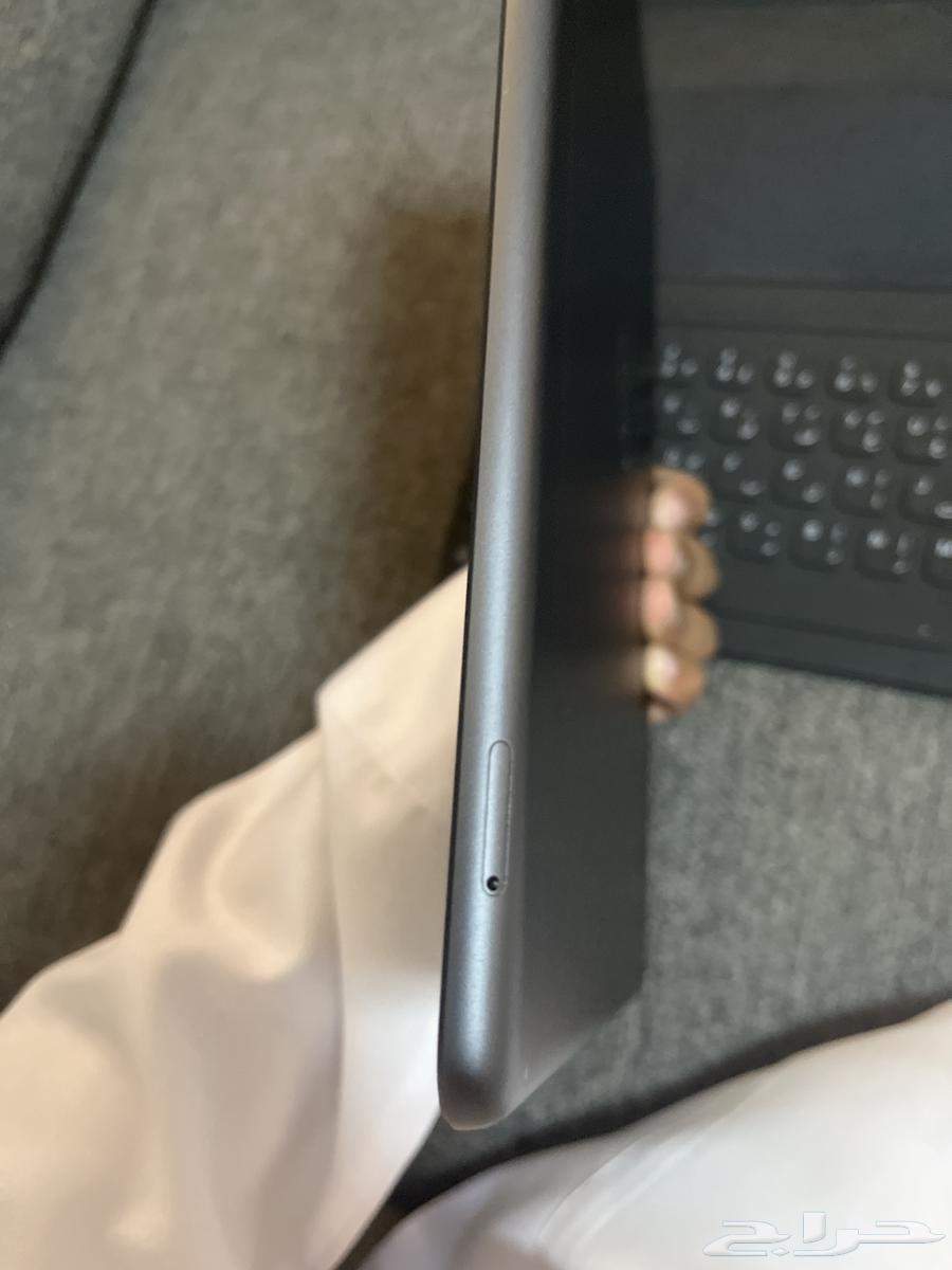 For sale iPad 8th generation with SIM card slot64575587350147114