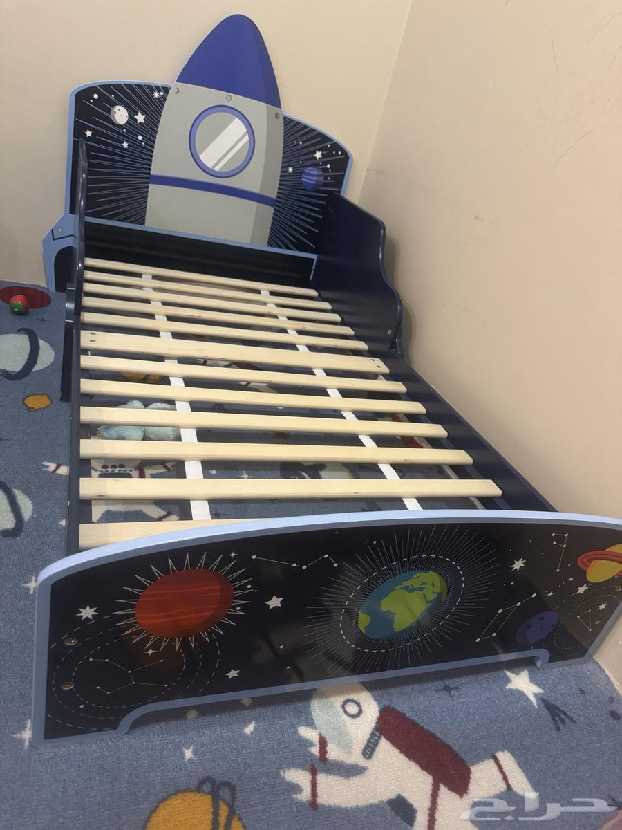 سرير اطفال بحاله ممتازه للبيع مستعجل للنقل64579019283587112