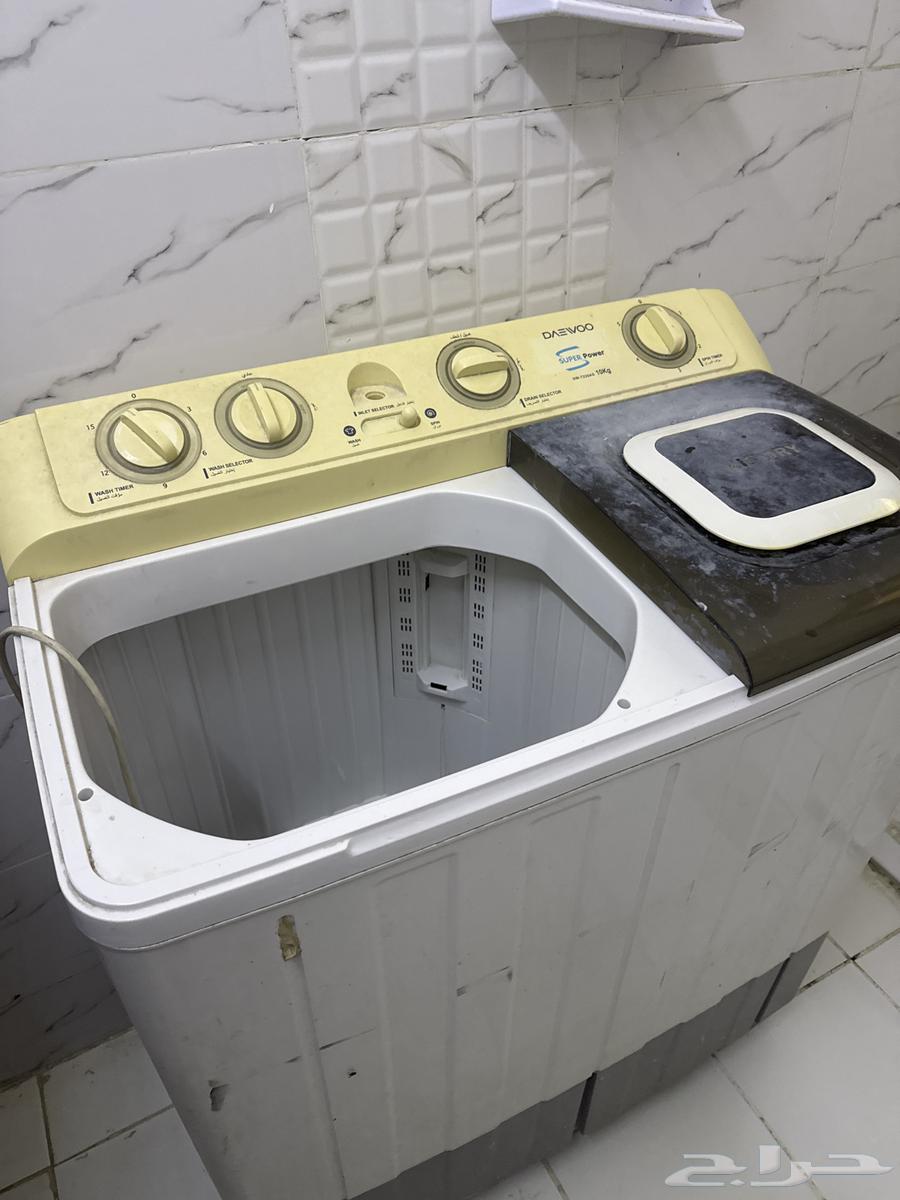 Refrigerator and washing machine64577177791875111