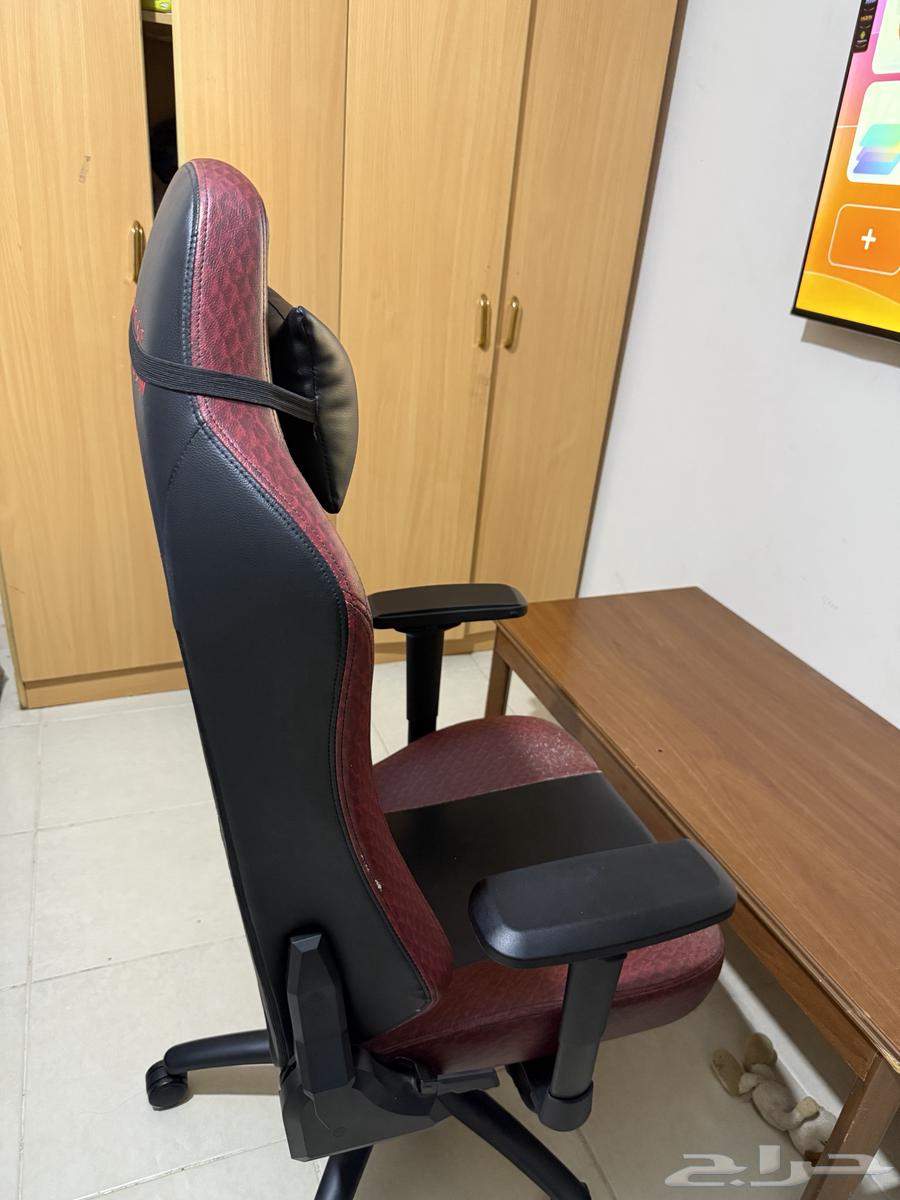 كرسي جيمرز اصلي بحالة ممتازة64572006913665111