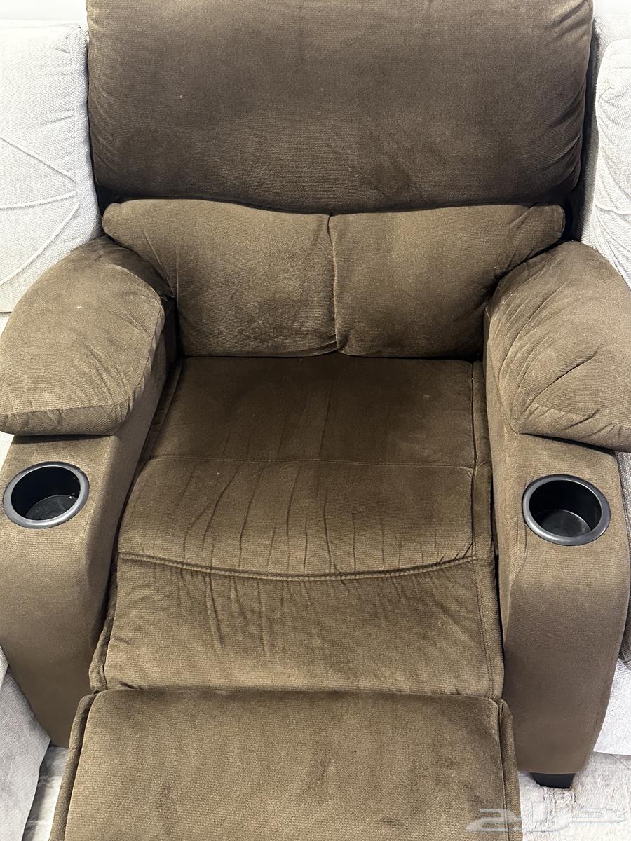 كنب إسترخاء للبيع بحالة ممتازة64574300130433112