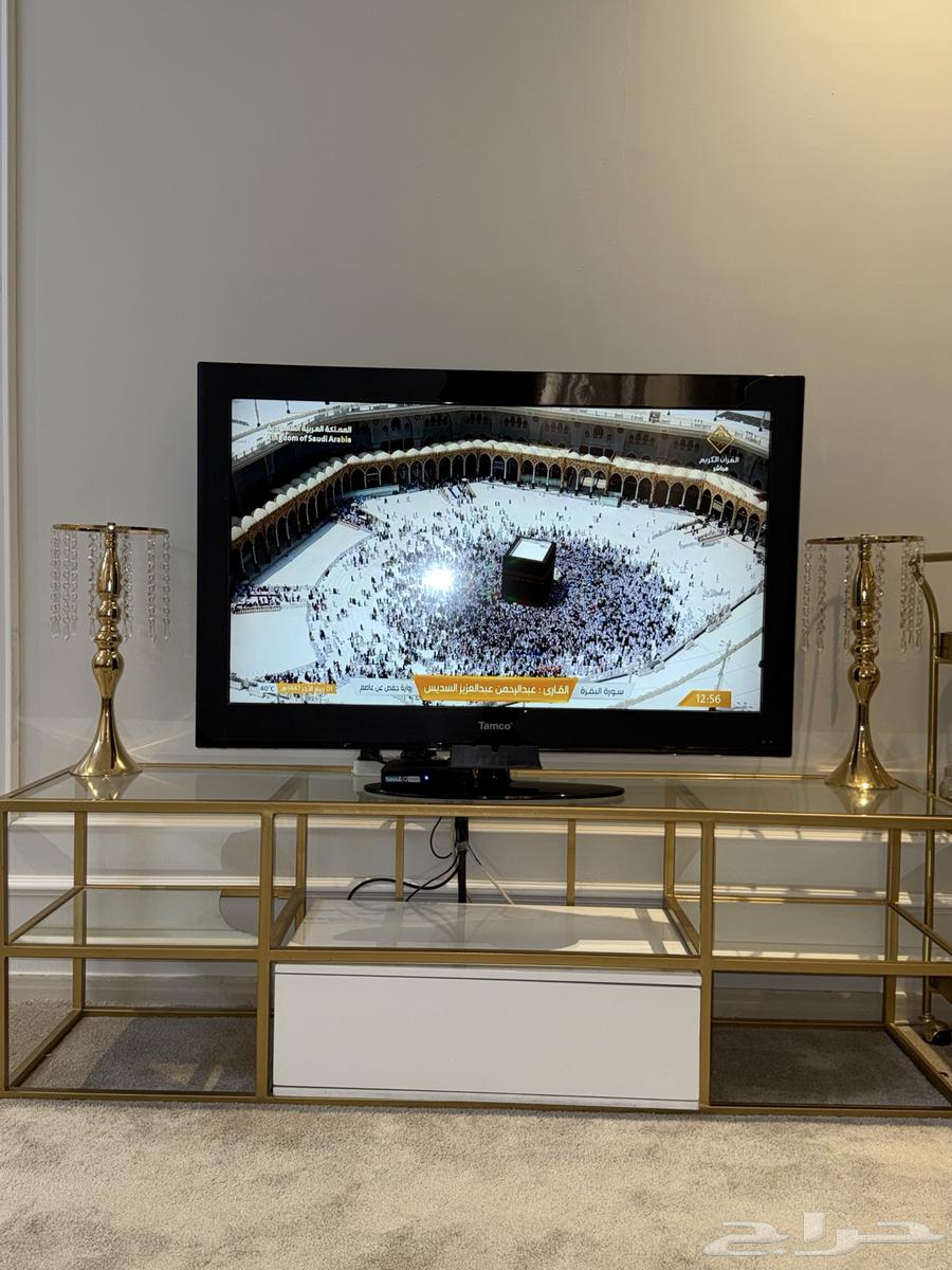 طاولة تلفزيون للبيع64574663709058110