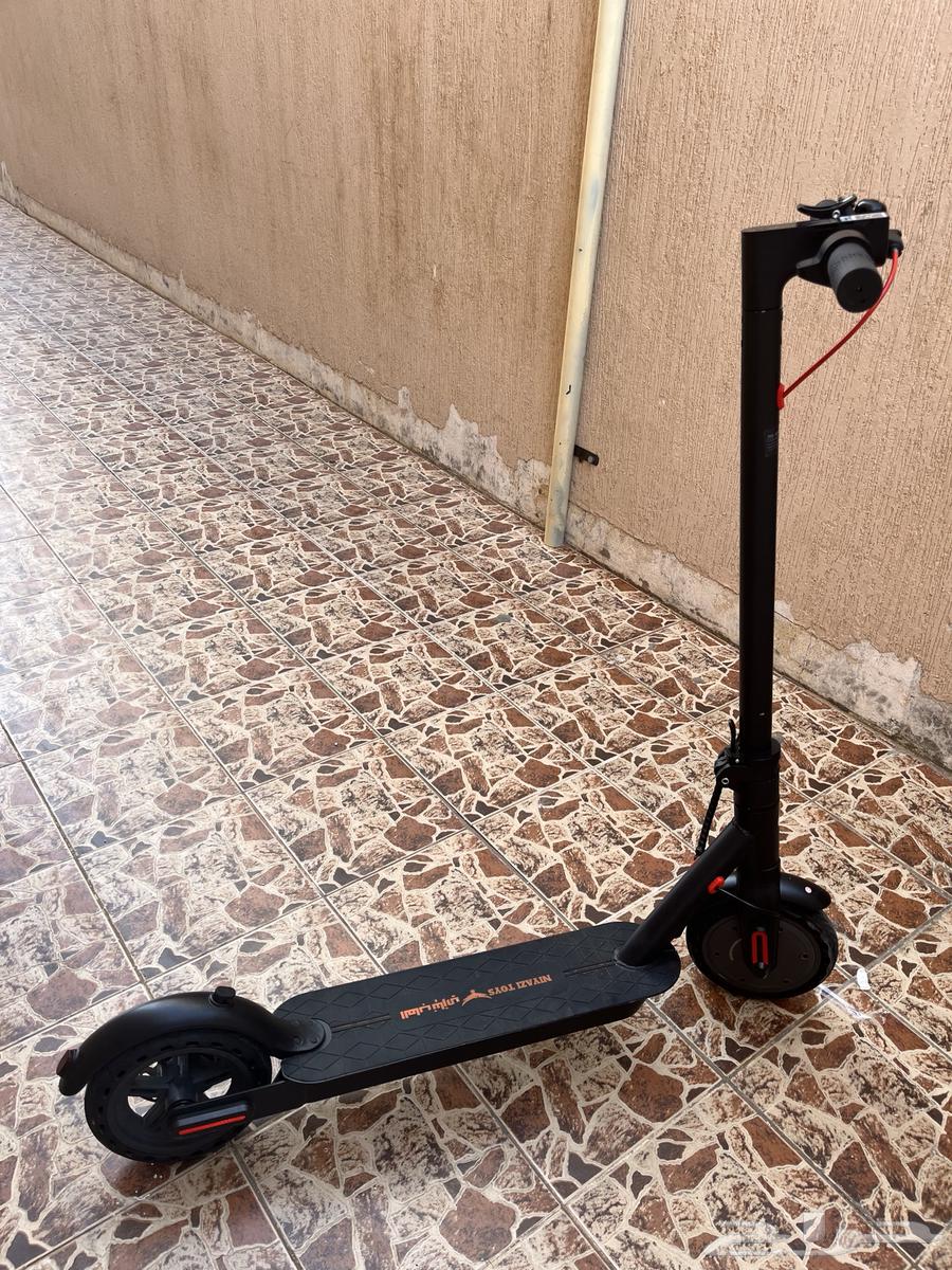 Scooter similar to Xiaomi64550989038211111