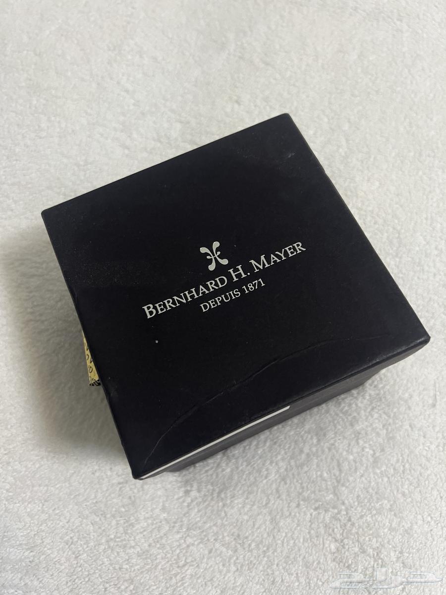 A new unused watch for sale at $700, only the box is opened, serious buyers only64527067129729111