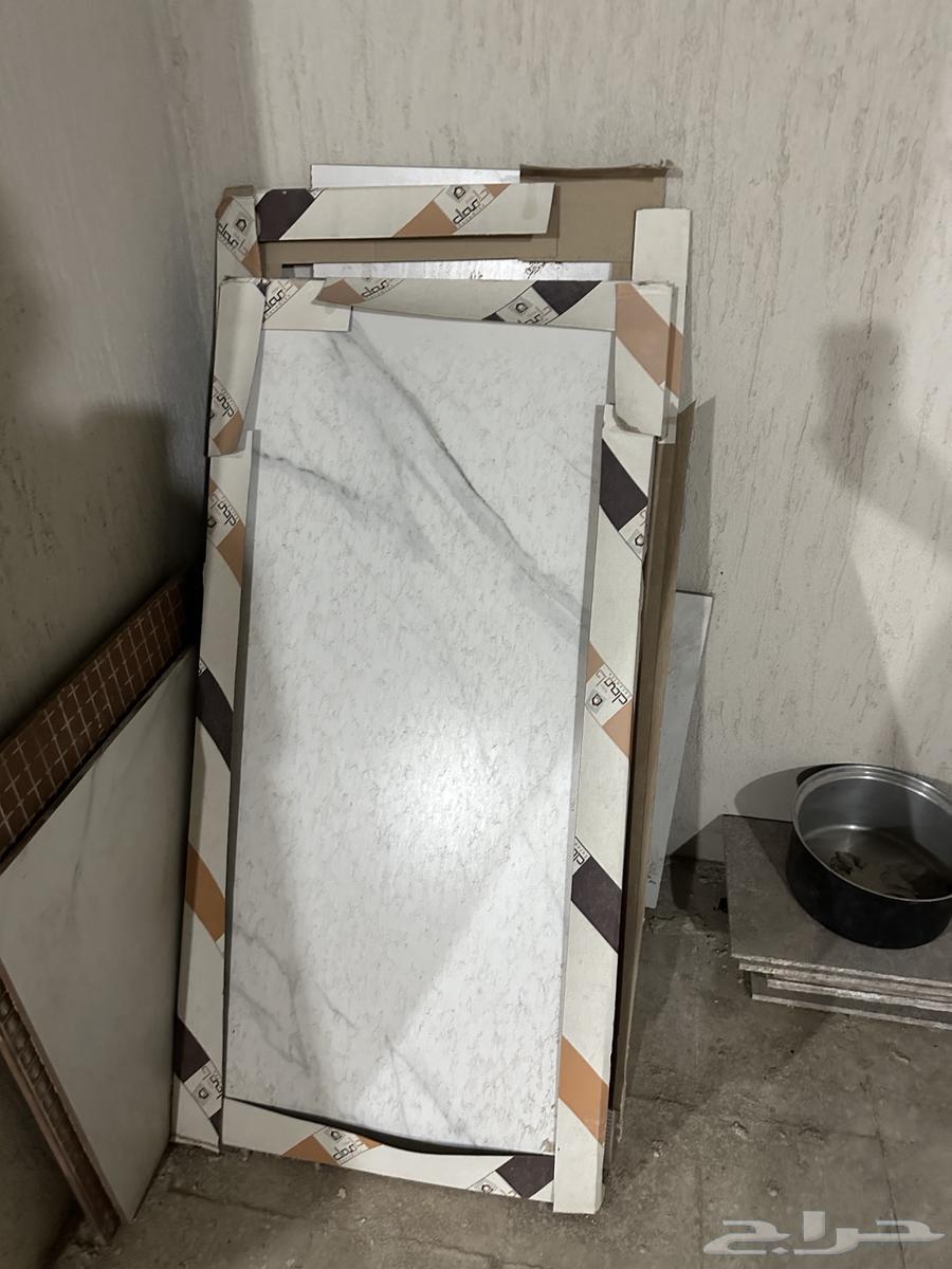 مكيف شباك ومغسلتين وبلاط للبيع64579357982977110