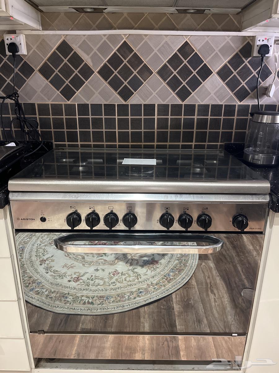فرن إيطالي ماركة أرستون إستخدام نظيف جدا  ARISTON64578423517699110