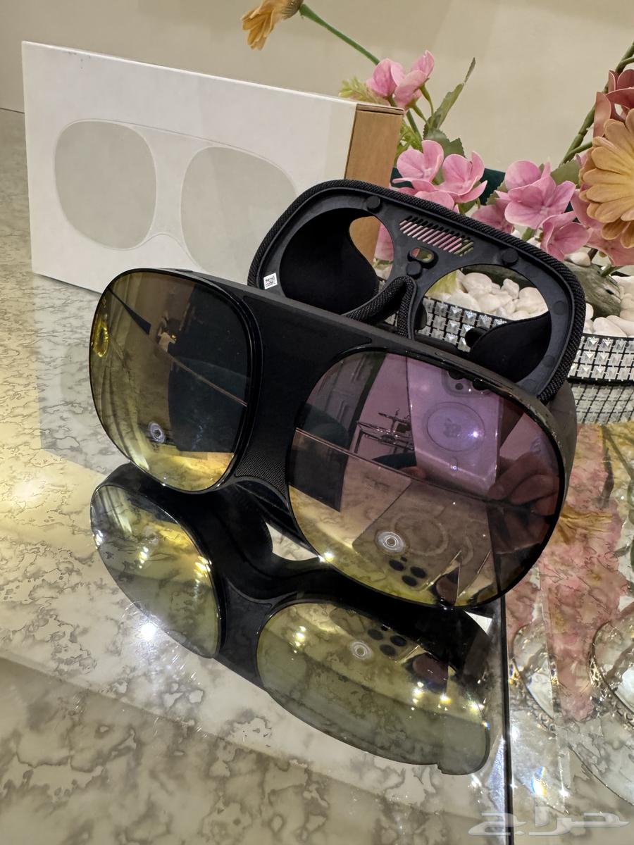 HTC Vive Flow Glasses64576827516419110