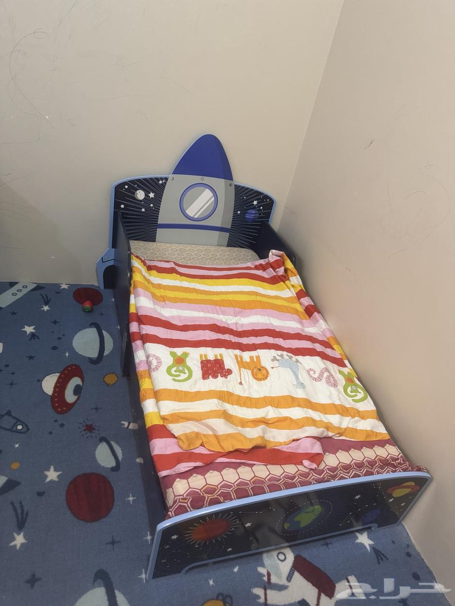 سرير اطفال بحاله ممتازه للبيع مستعجل للنقل64579019283587111