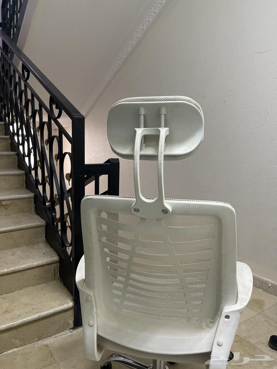 اثنين كرسي مكتبي ( ابيض ) استخدام نظيف ومافيه اي عيوب64577121219714111