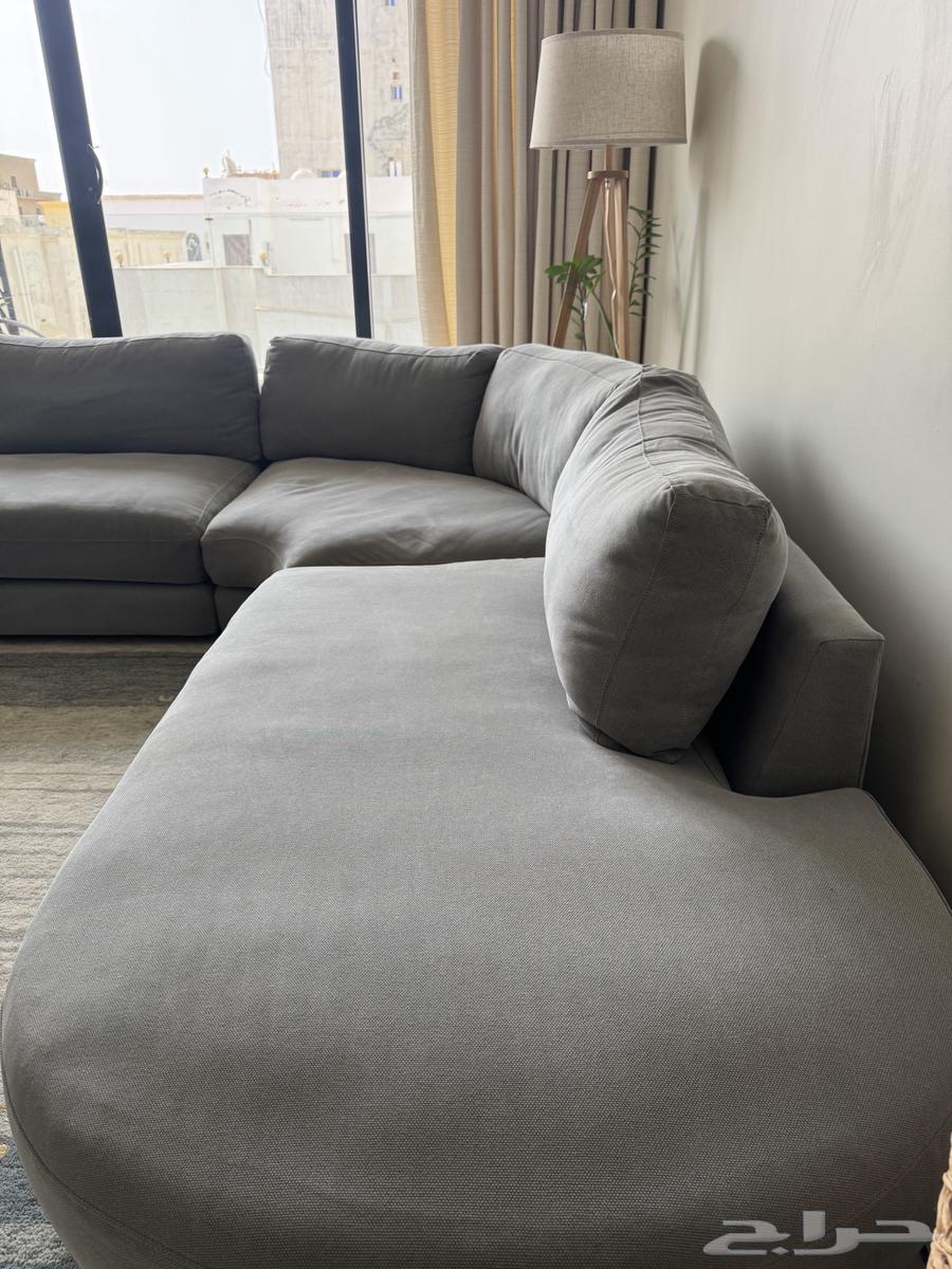 كنبه ويست الم لون رمادي استخدام نظيف جدا64573573744642113