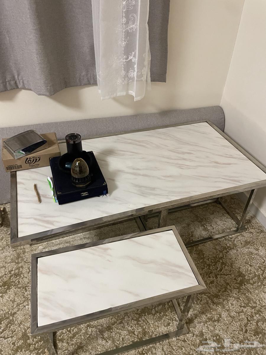 طاوله كبيره وثلاث طاولات خدمه شريتها ب1700 وجديده64571700754689110