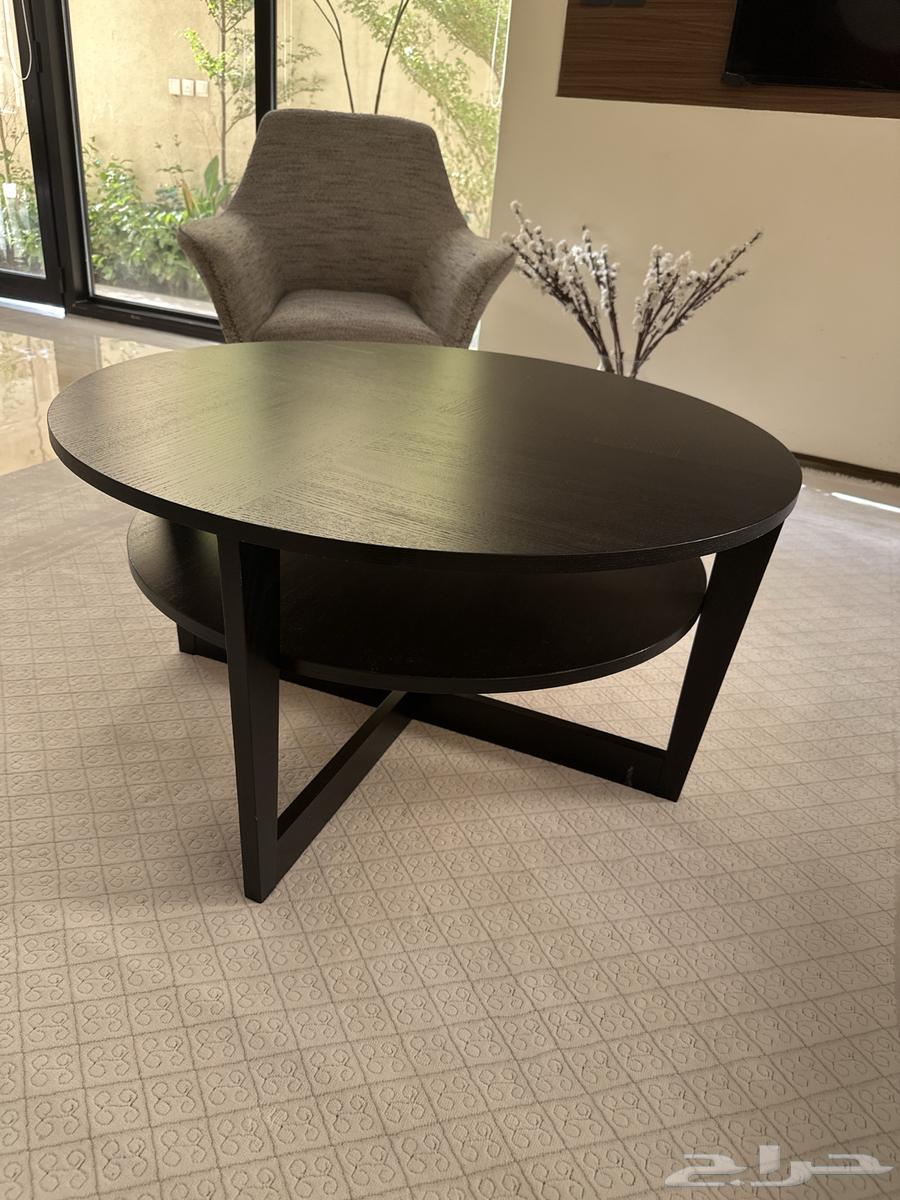 طاولة قهوة من ايكيا موديل مميز لون اسود64573361980418110