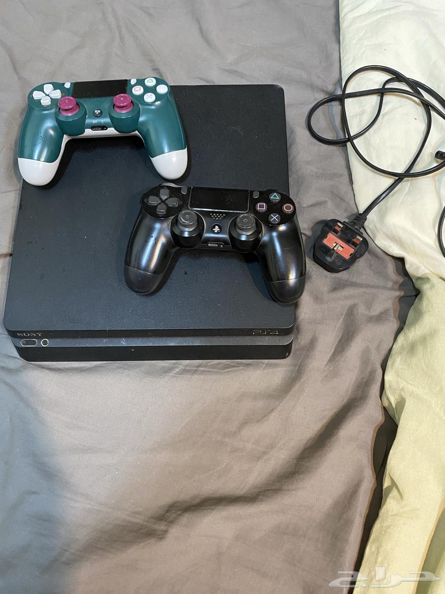 Sony 4 Slim with two controllers 300 (one controller has a non-working button)64575587305986113