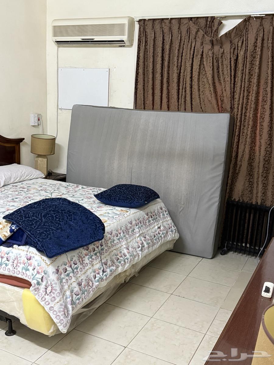 سفرة معها 6 كراسي ومرتبة كبيرة لسرعة البيع64577050507009113