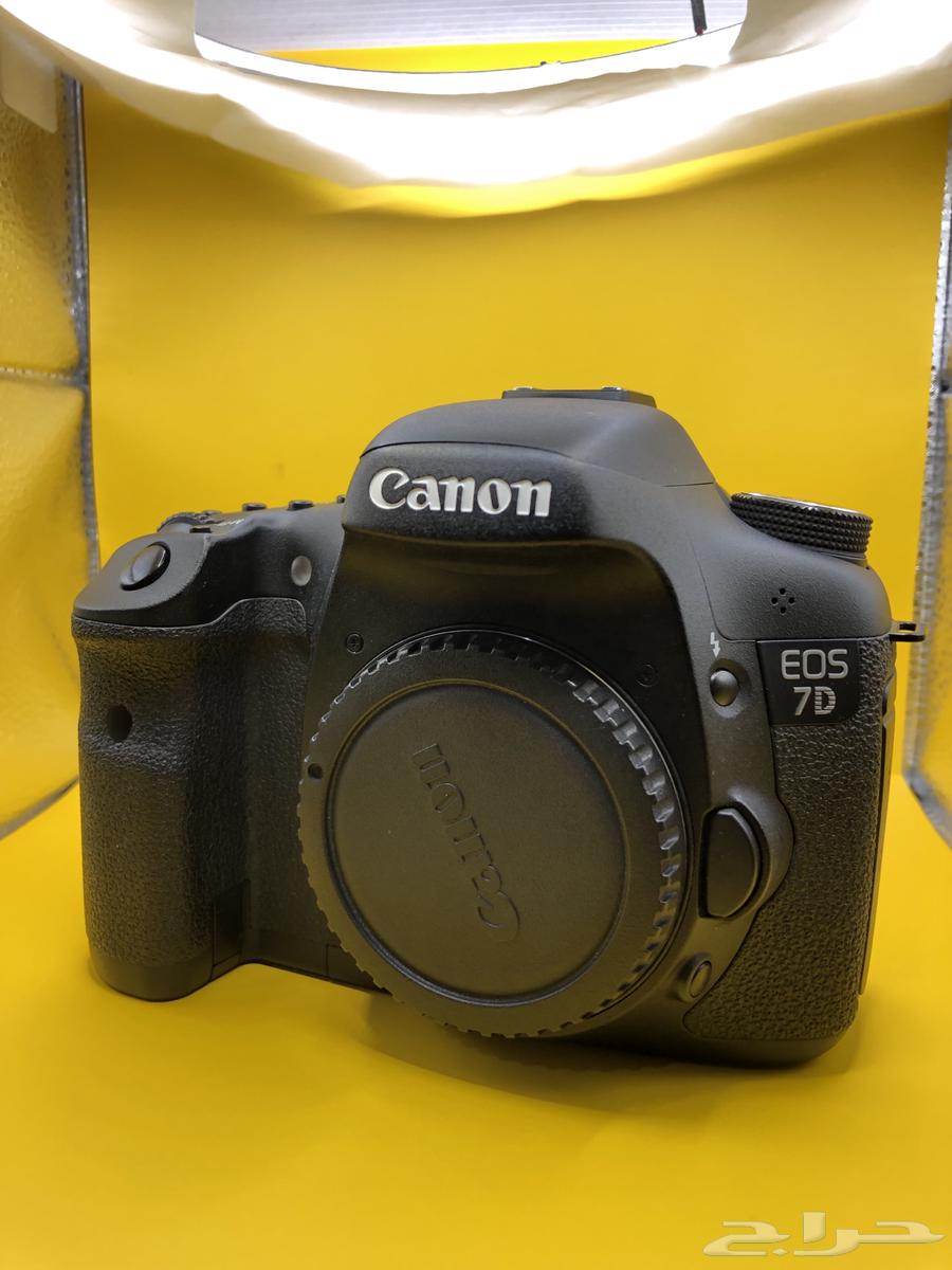 كاميرا كانون7D نضيفة جدا  عدسة 50m  فلاش خارجي جديد   شنطة64571217254530110