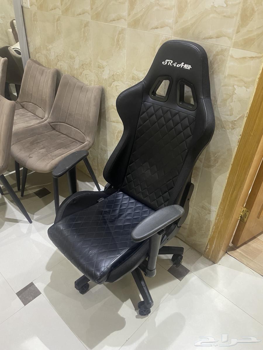 طاولة وكرسي قيمنق شبه جديد64578759340289113