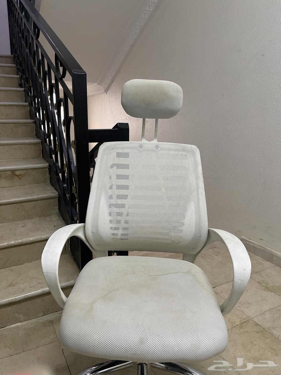 اثنين كرسي مكتبي ( ابيض ) استخدام نظيف ومافيه اي عيوب64577121219714110