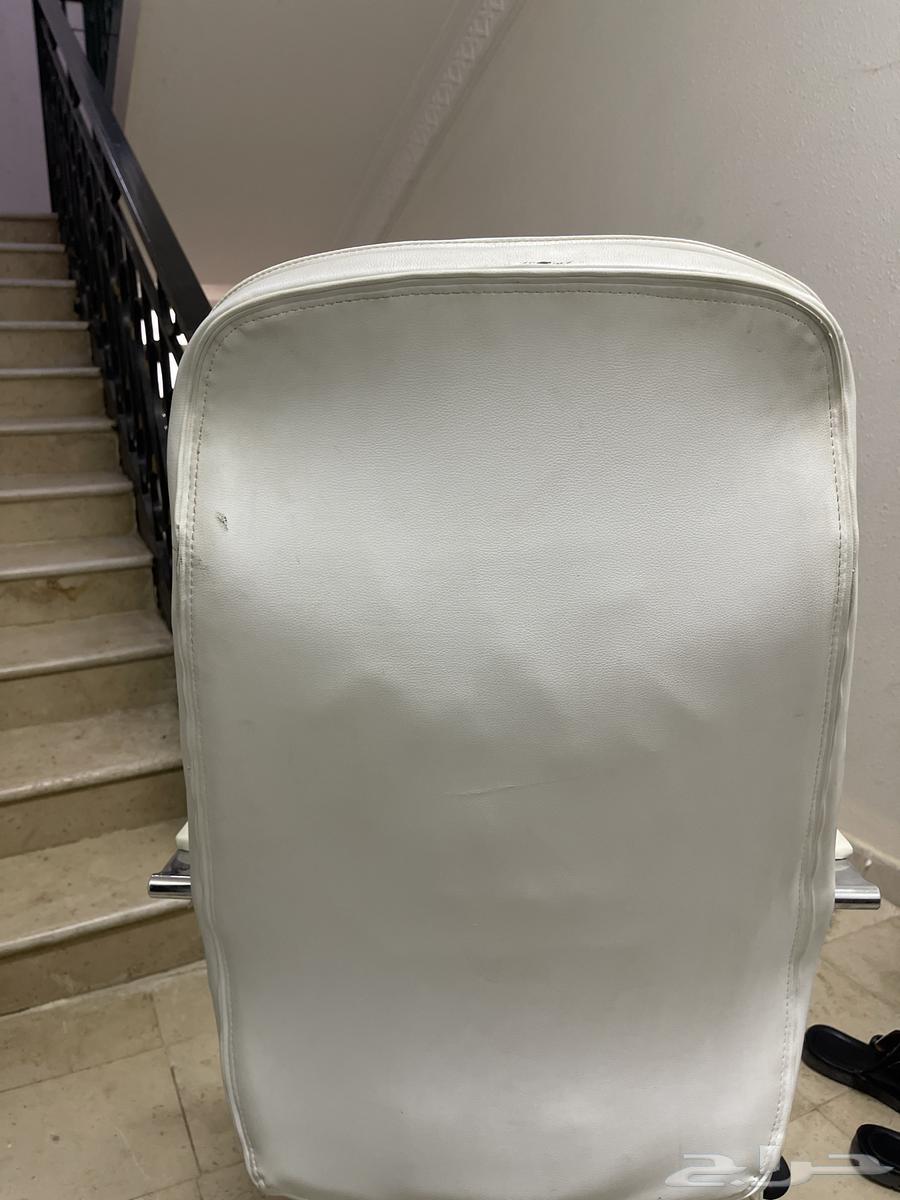 اثنين كرسي مكتبي ( ابيض ) استخدام نظيف ومافيه اي عيوب64577121219714113