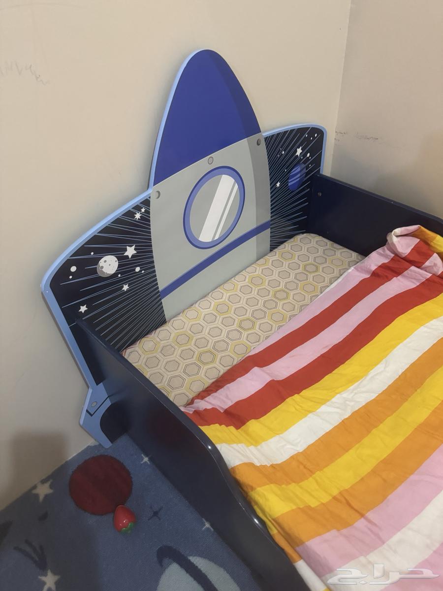 سرير اطفال بحاله ممتازه للبيع مستعجل للنقل64579019283587114