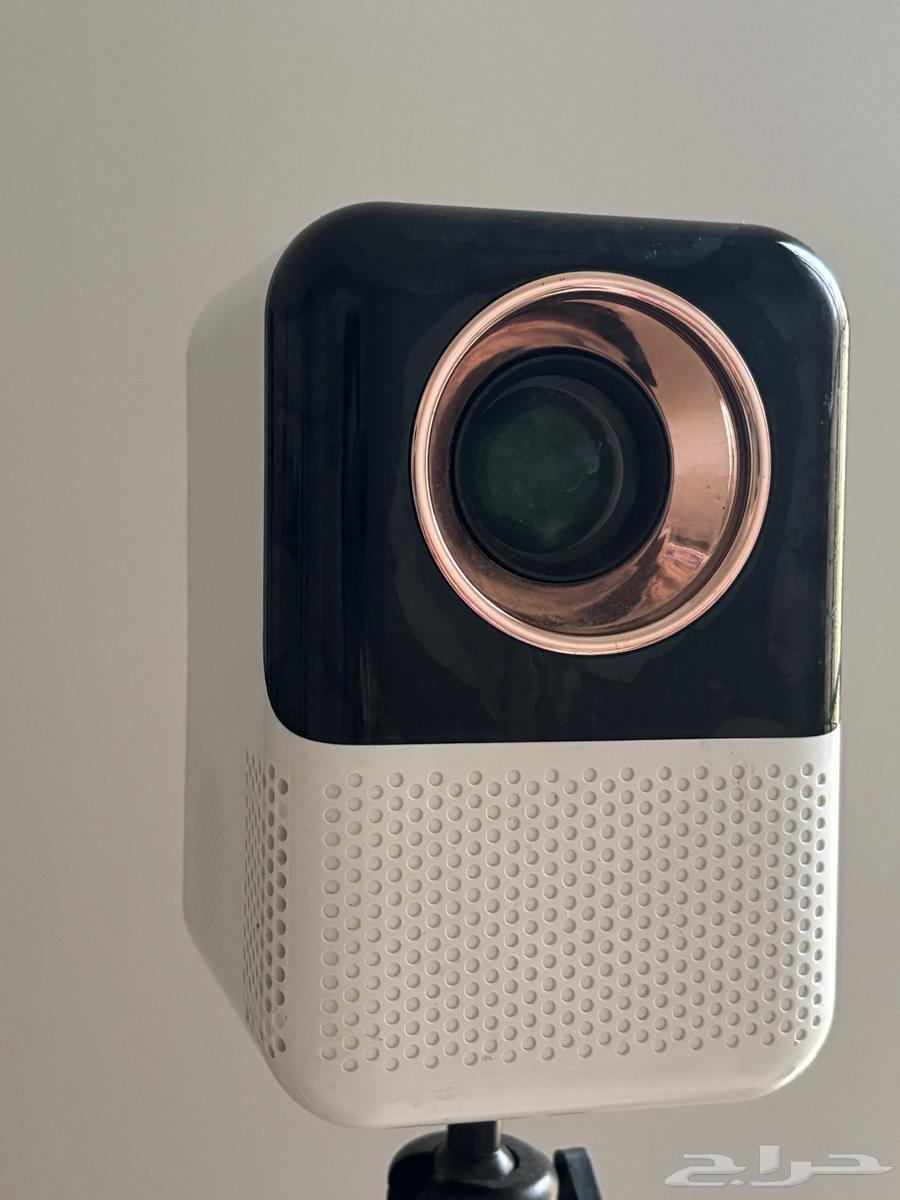 New projector64576030825987110