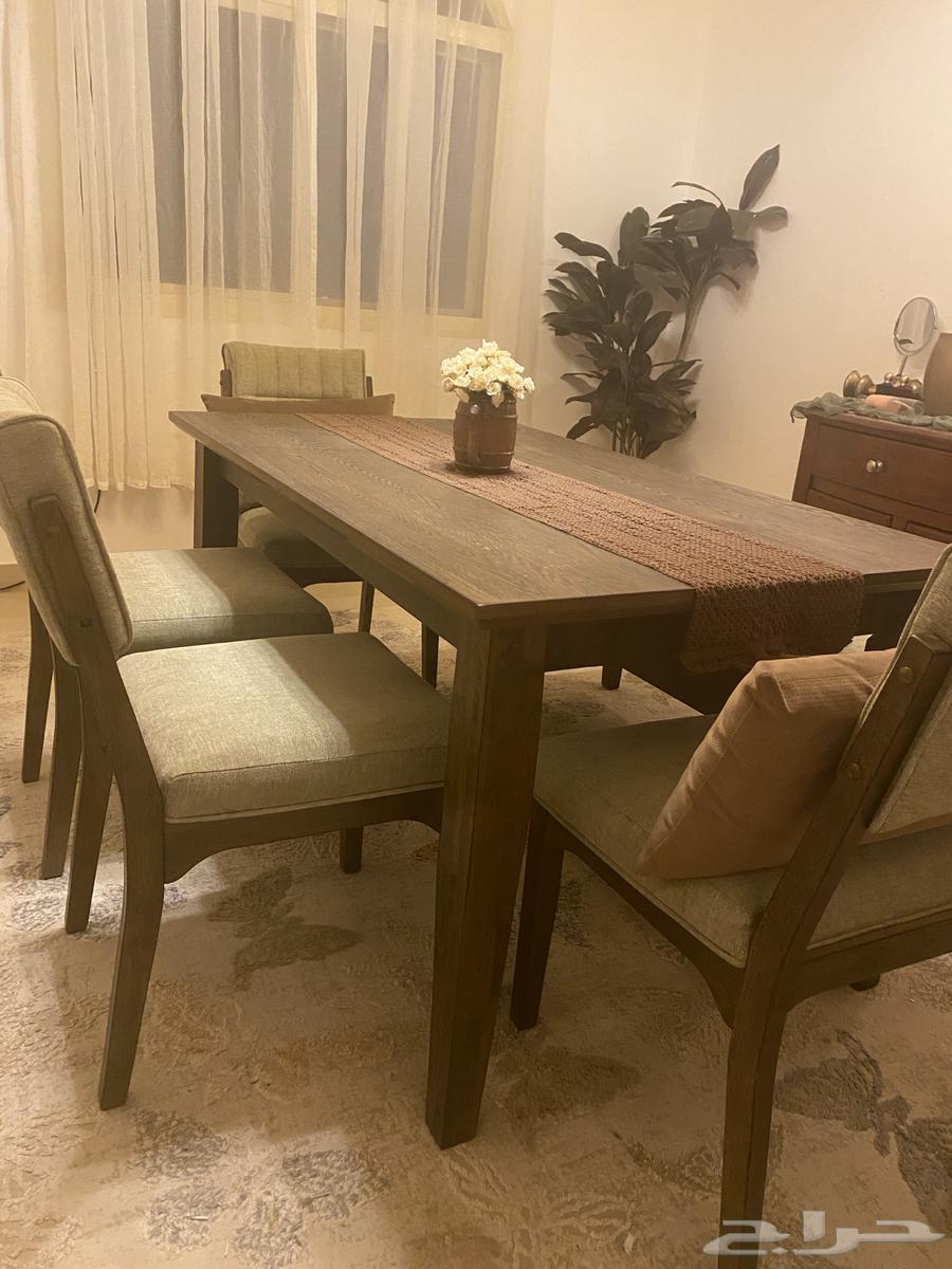 طاولة طعام من هوم بوكس64571714448386111