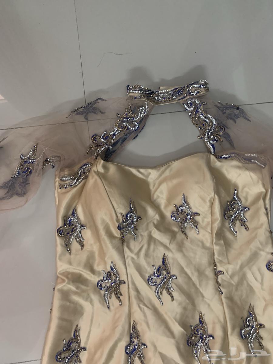 فستان جديد مقاس 6 يعني كبير وممكن تعديل المقاس توسيع او تضي64574873917442112