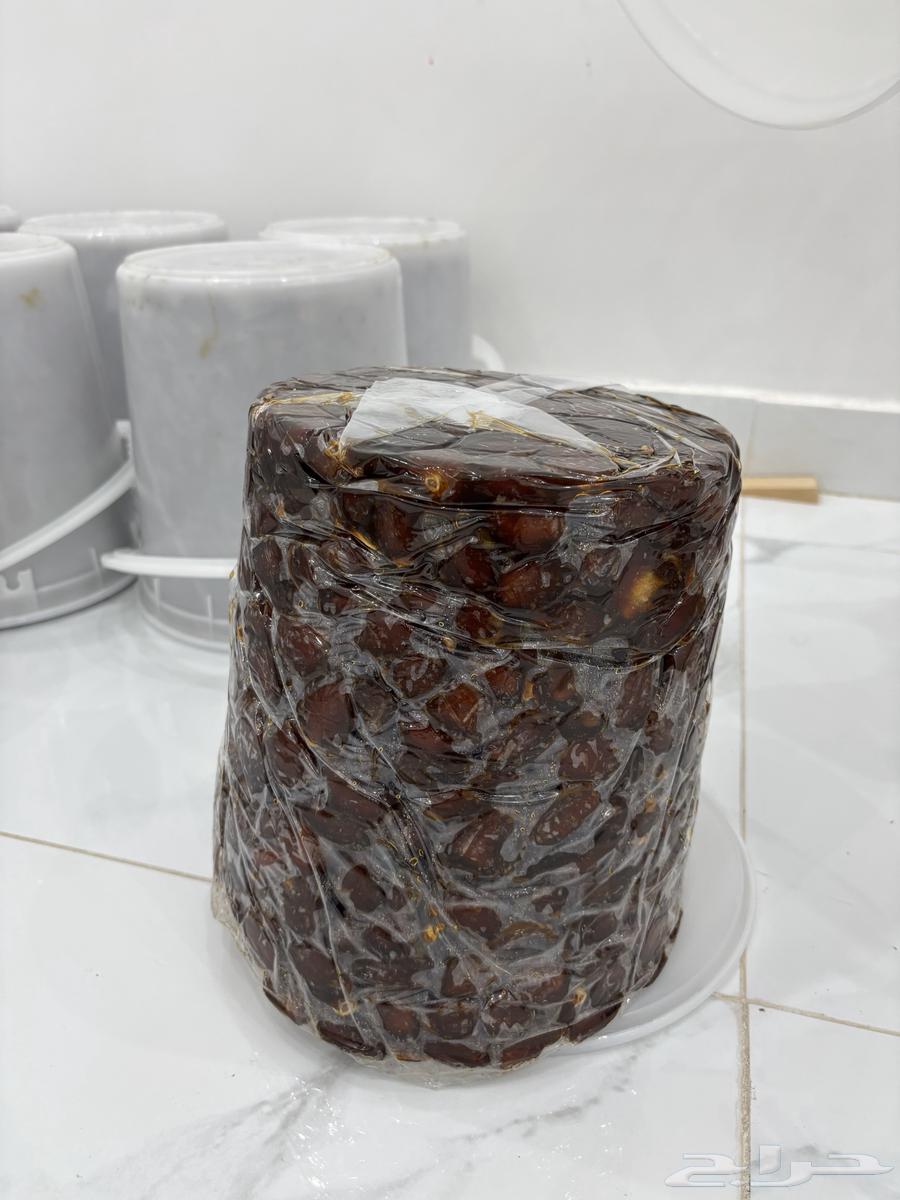 Tamr Kaeemar from Al-Ays under the condition64571602713474111