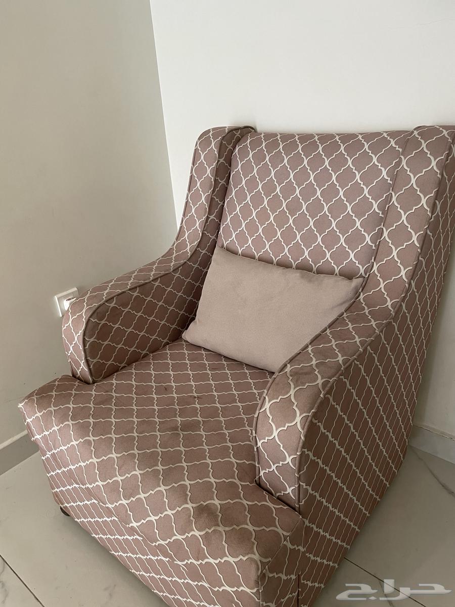 كنب كنبات وفرش لتبرع64574971892482110