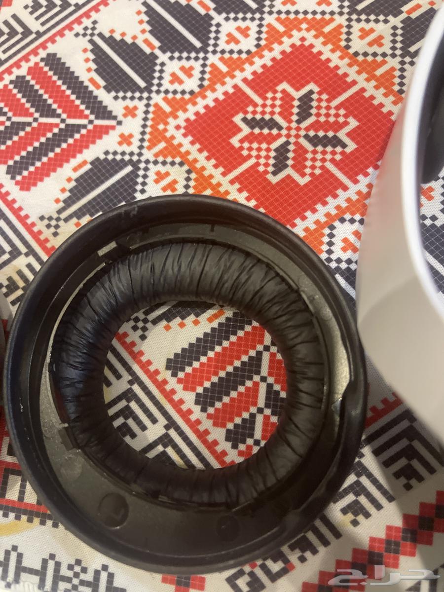 سماعة سوني فايف استعمال حلو مرة بس في مشكلة حقة السماعات64575863534851112