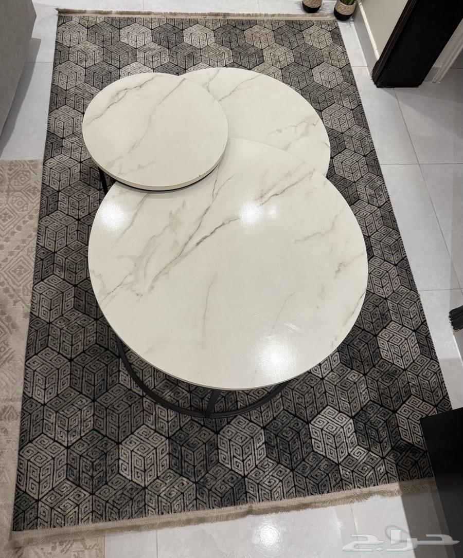 سجادة 2.00 1.40 نظيفة مع 3 طاولات خدمة64576087184387113