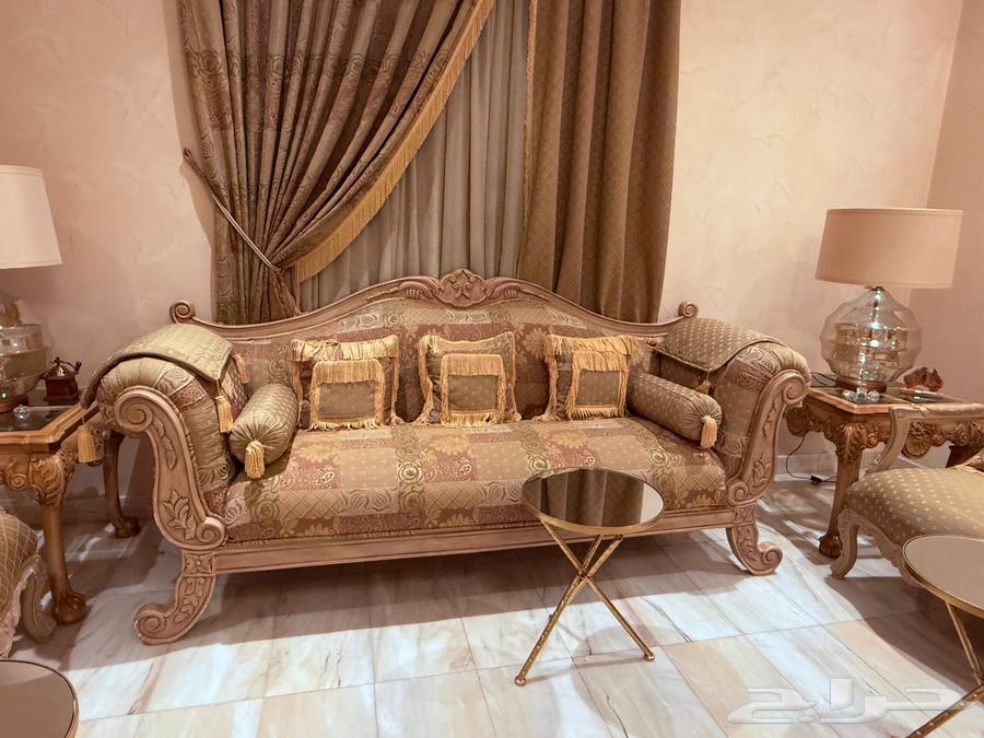 كنب كلاسيكي مع ستاير و مدخل وطاولات64574986204162114