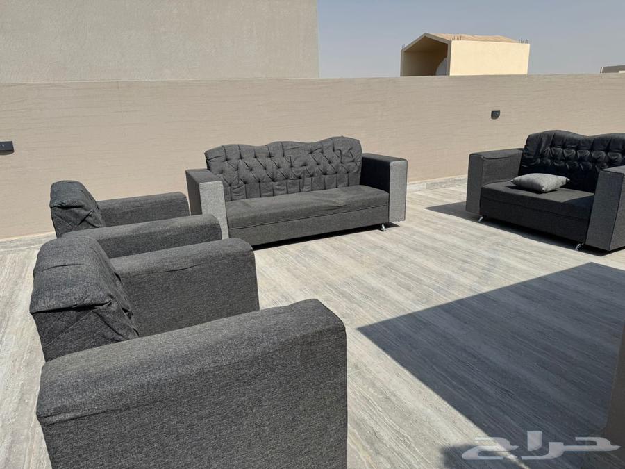 Sofa to be collected64575794591746110