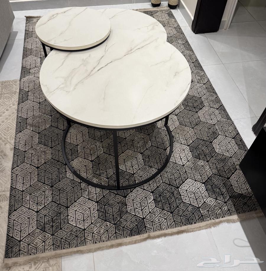 سجادة 2.00 1.40 نظيفة مع 3 طاولات خدمة64576087184387111