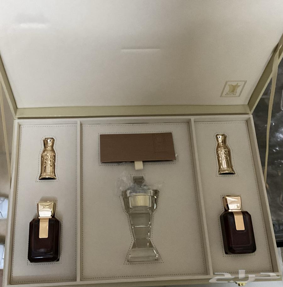 شنطة العربية بني يحوي بكج عطورات ومتنوعة من العربية للعود64574957585537110