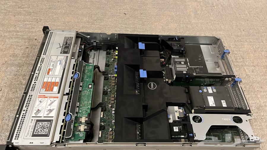 سيرفر DELL R720 للبيع64575712217857111