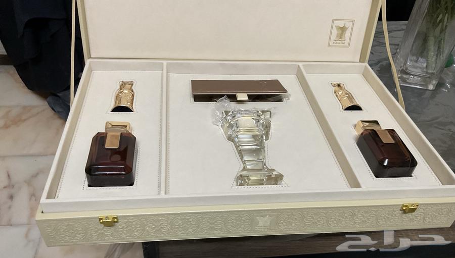 شنطة العربية بني يحوي بكج عطورات ومتنوعة من العربية للعود64574957585537111