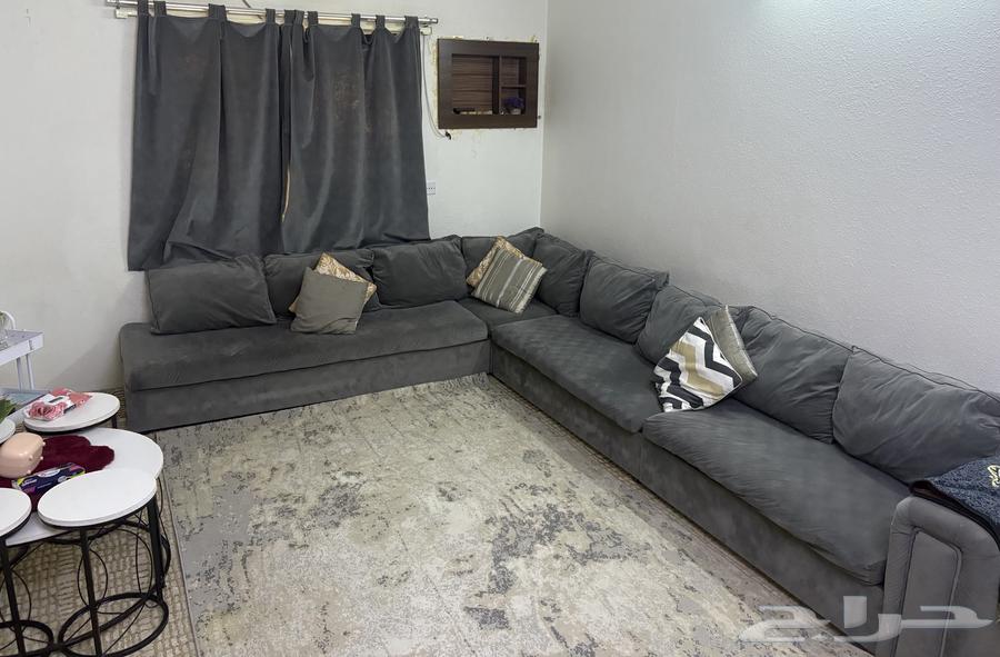 كنب مع سجادة وستاير وطاولات64574832227331110