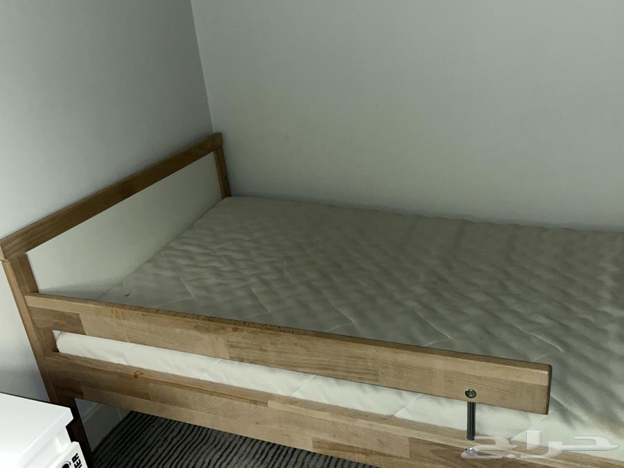 سرير من ايكيا نضيف وجديد اطفال64577501518979111