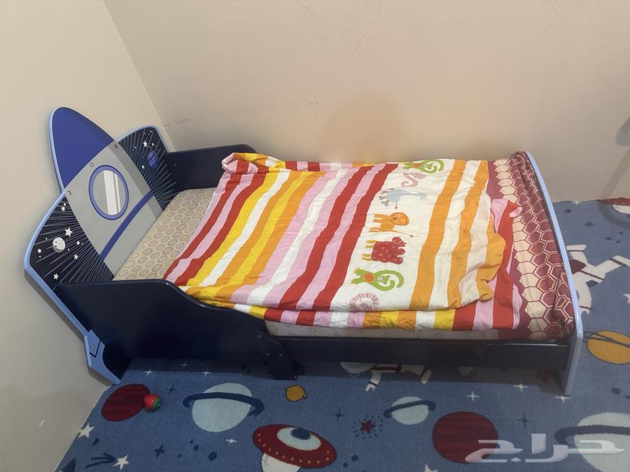 سرير اطفال بحاله ممتازه للبيع مستعجل للنقل64579019283587110