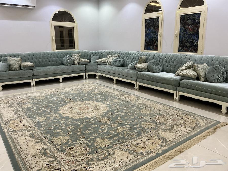 Sofa and mattress64578731264001113