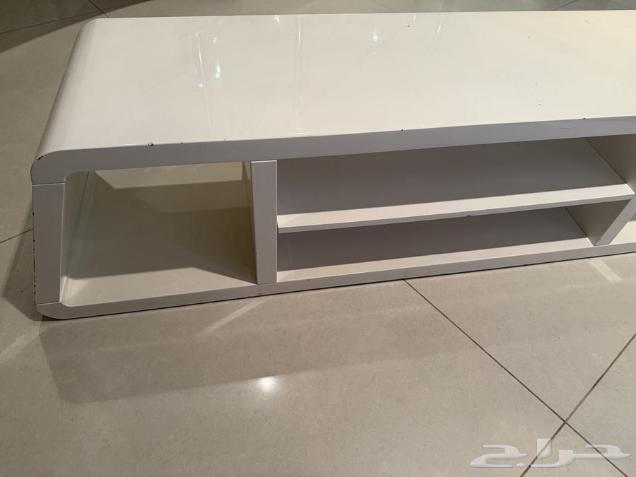 طاولة تلفزيون64576882582915111