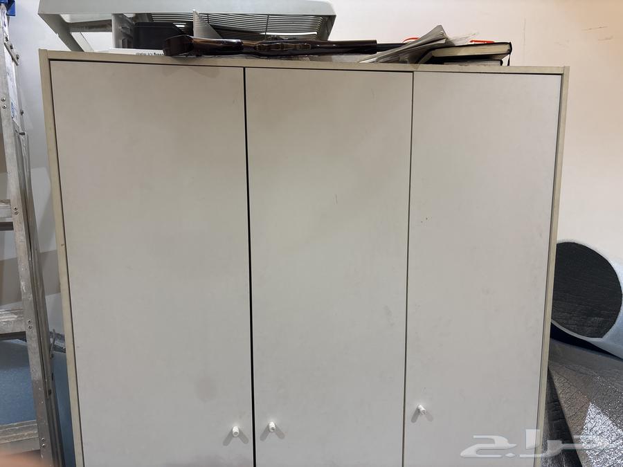 السلام وعليكم لدي دولاب لي البيع64573095067521110