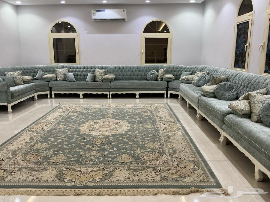 Sofa and mattress64578731264001110