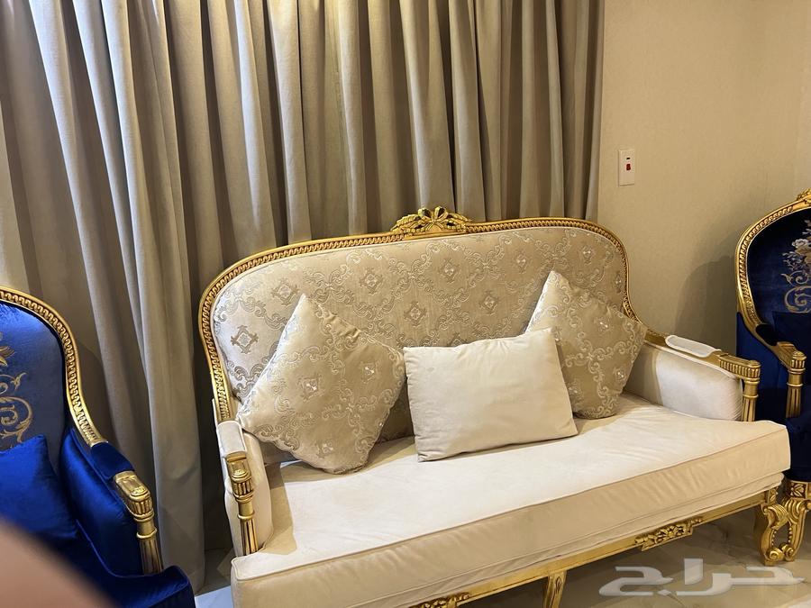 مجلس فاخر كامل مع ستائر   حالة ممتازة64575684677891112