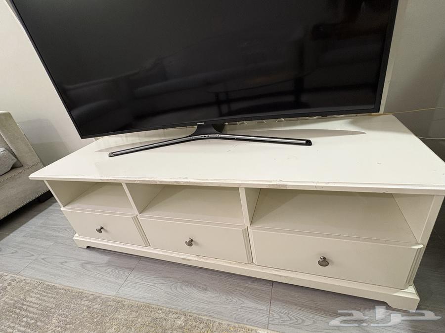 Good condition Home Center sofa 3 pieces and IKEA TV table64574242529921111